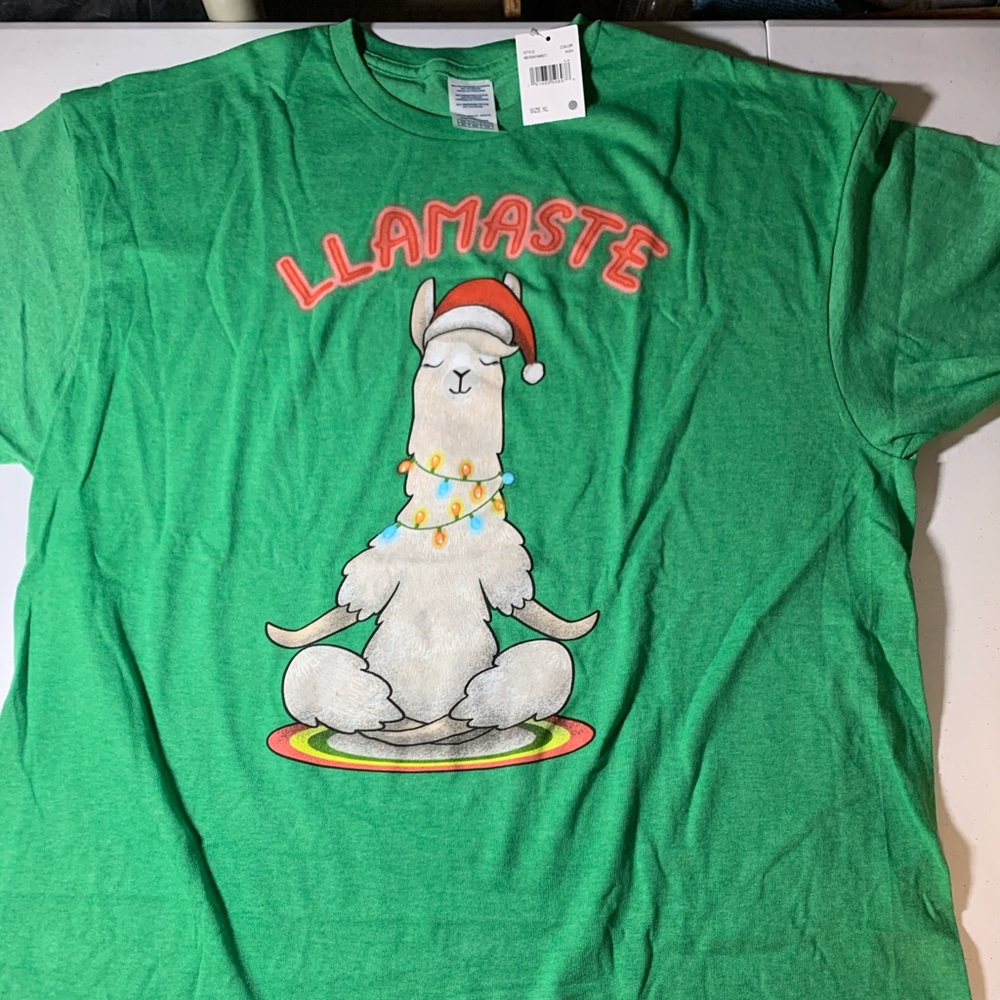 LLmaste Christmas T-shirt New NWT